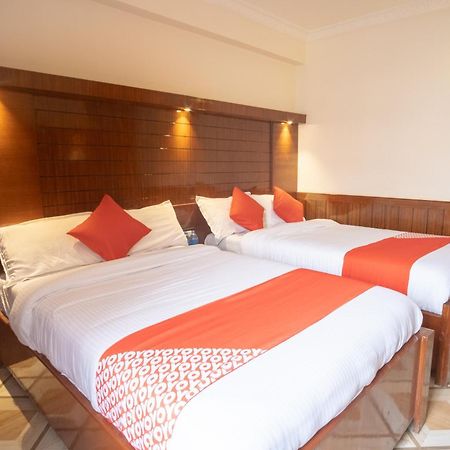 Oyo 304 Hotel Manama Balaju Luaran gambar