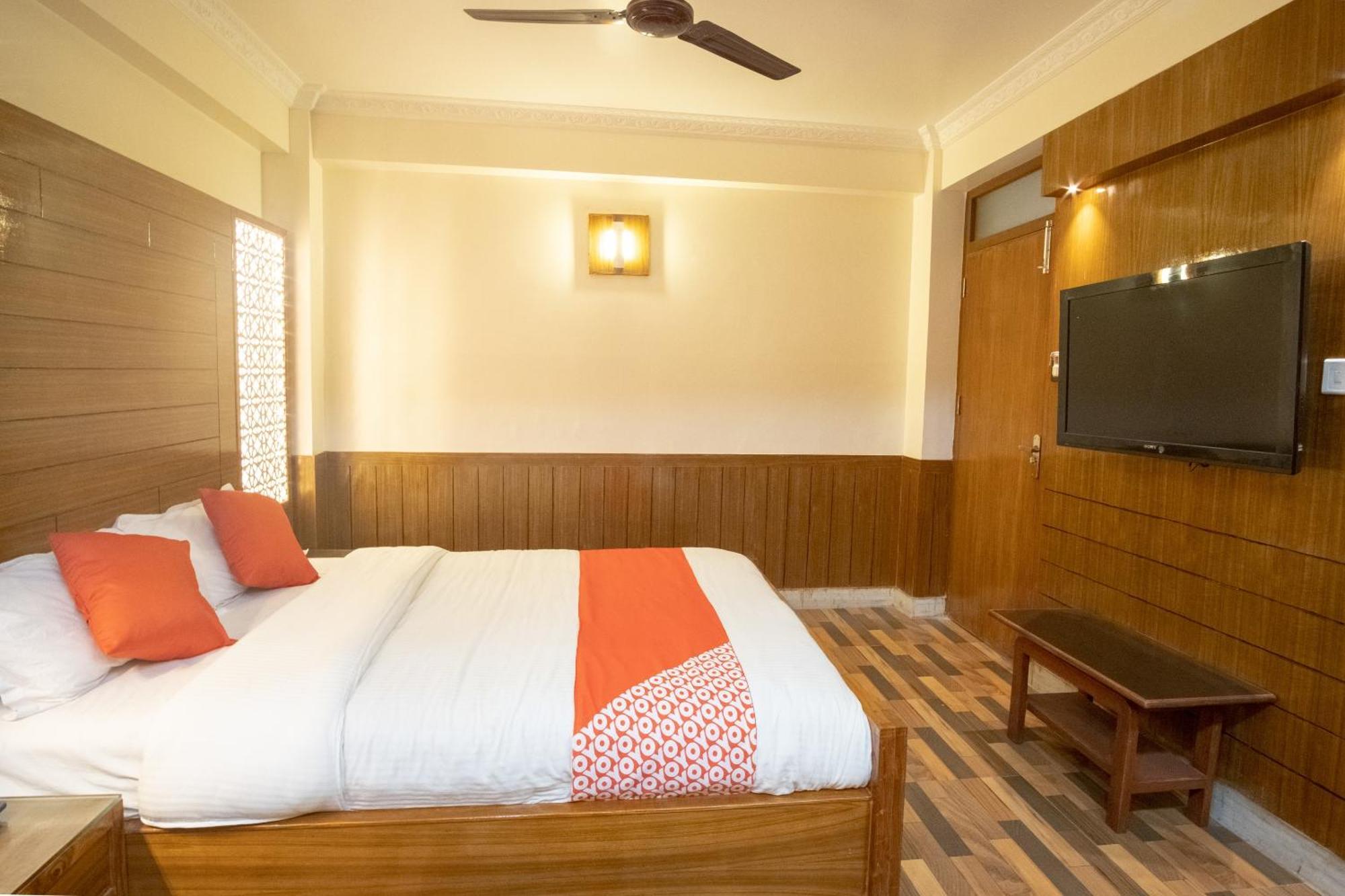 Oyo 304 Hotel Manama Balaju Luaran gambar