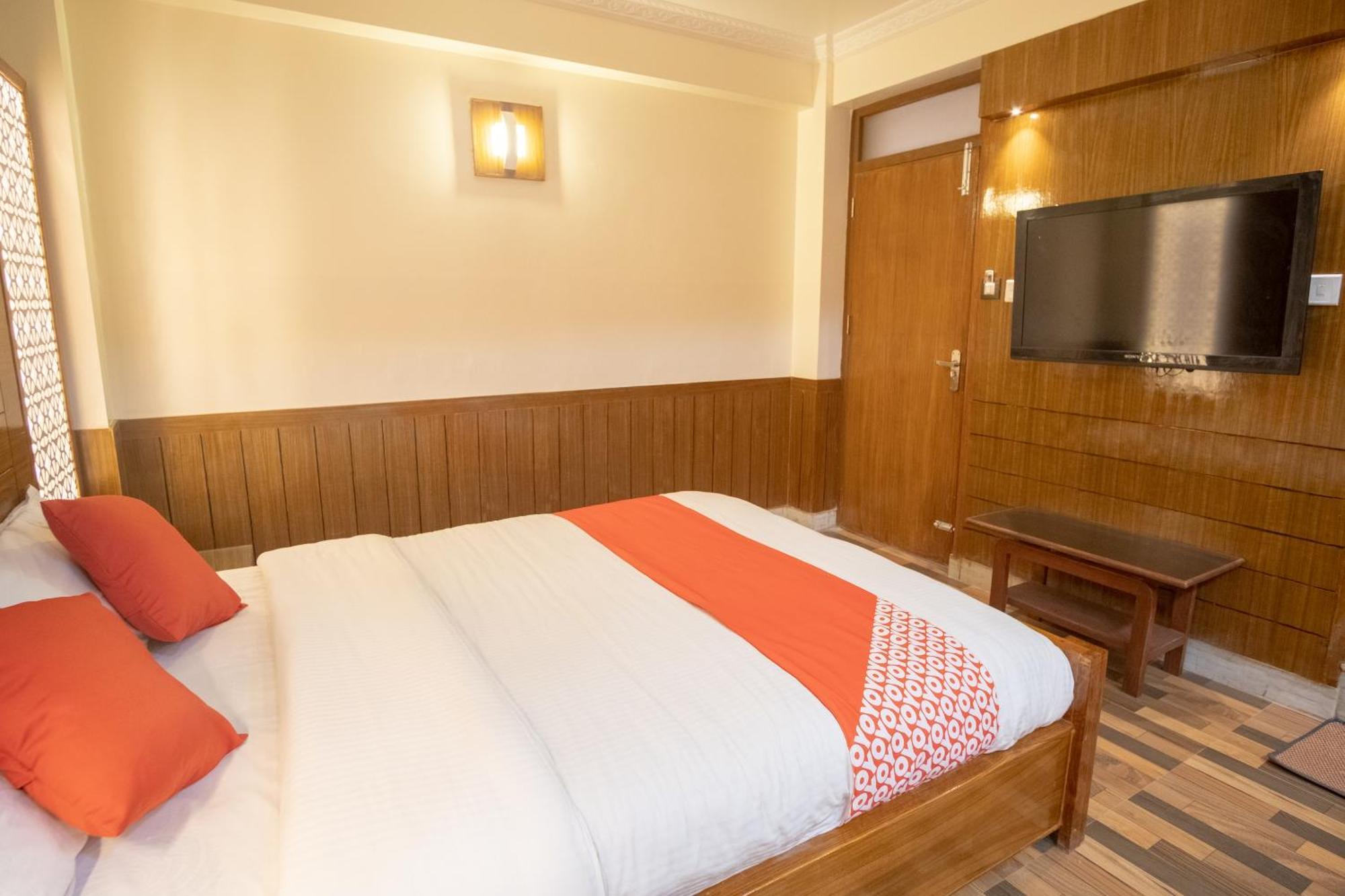 Oyo 304 Hotel Manama Balaju Luaran gambar