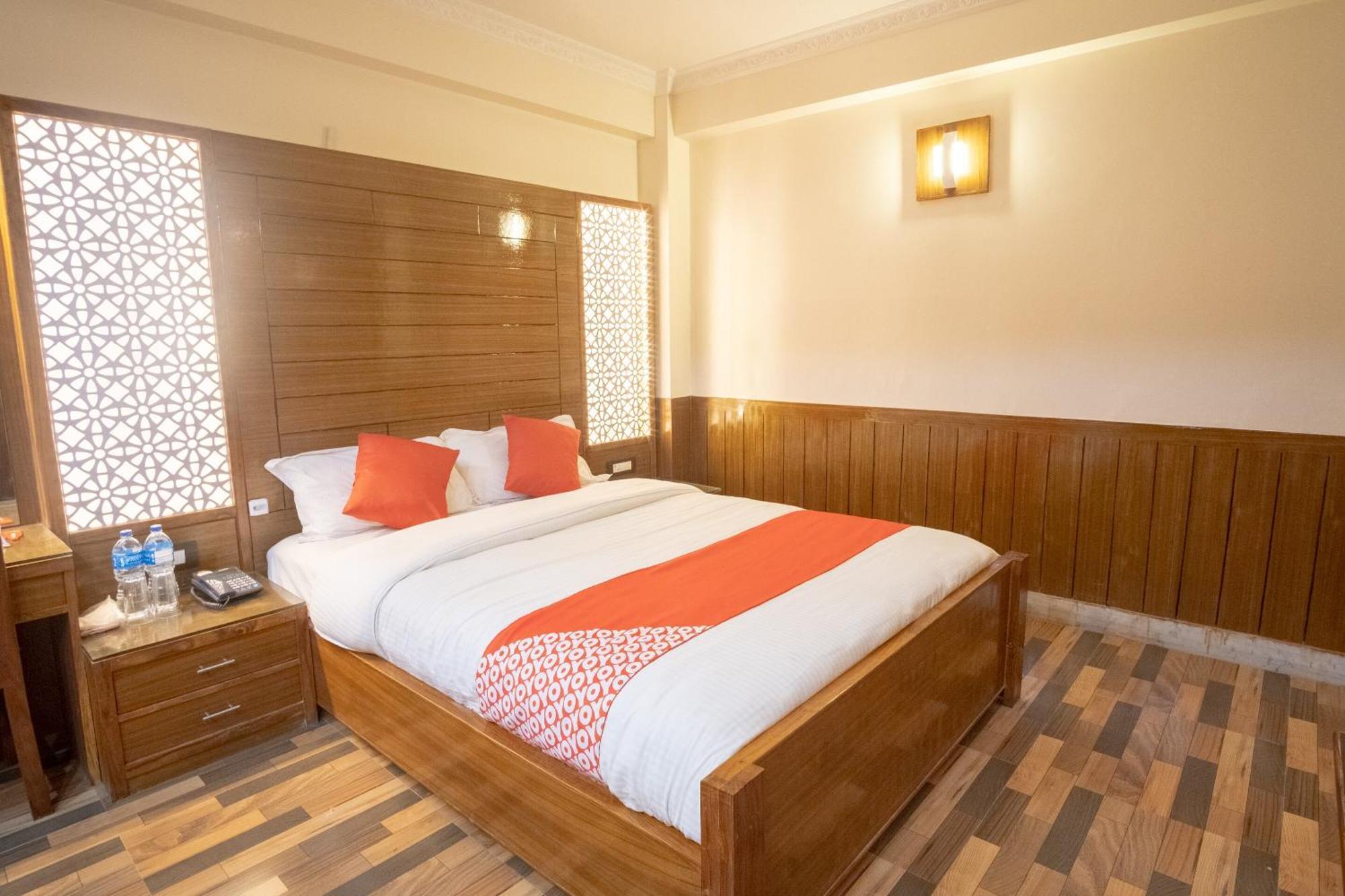 Oyo 304 Hotel Manama Balaju Luaran gambar