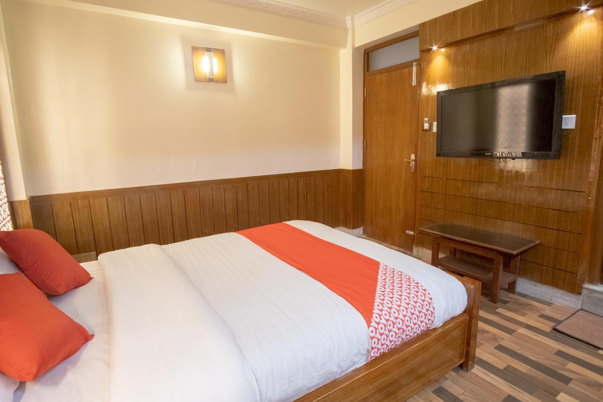 Oyo 304 Hotel Manama Balaju Luaran gambar