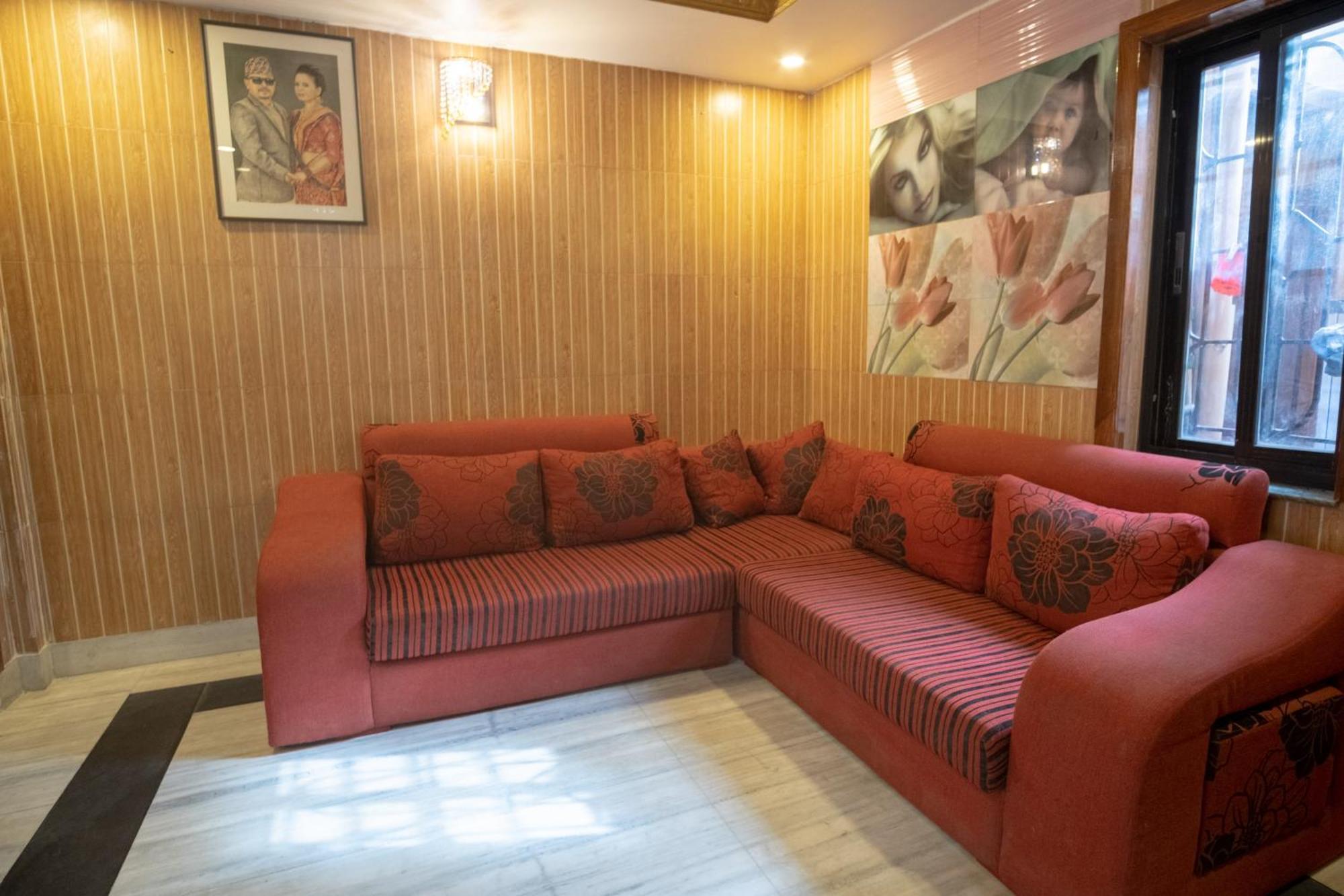 Oyo 304 Hotel Manama Balaju Luaran gambar