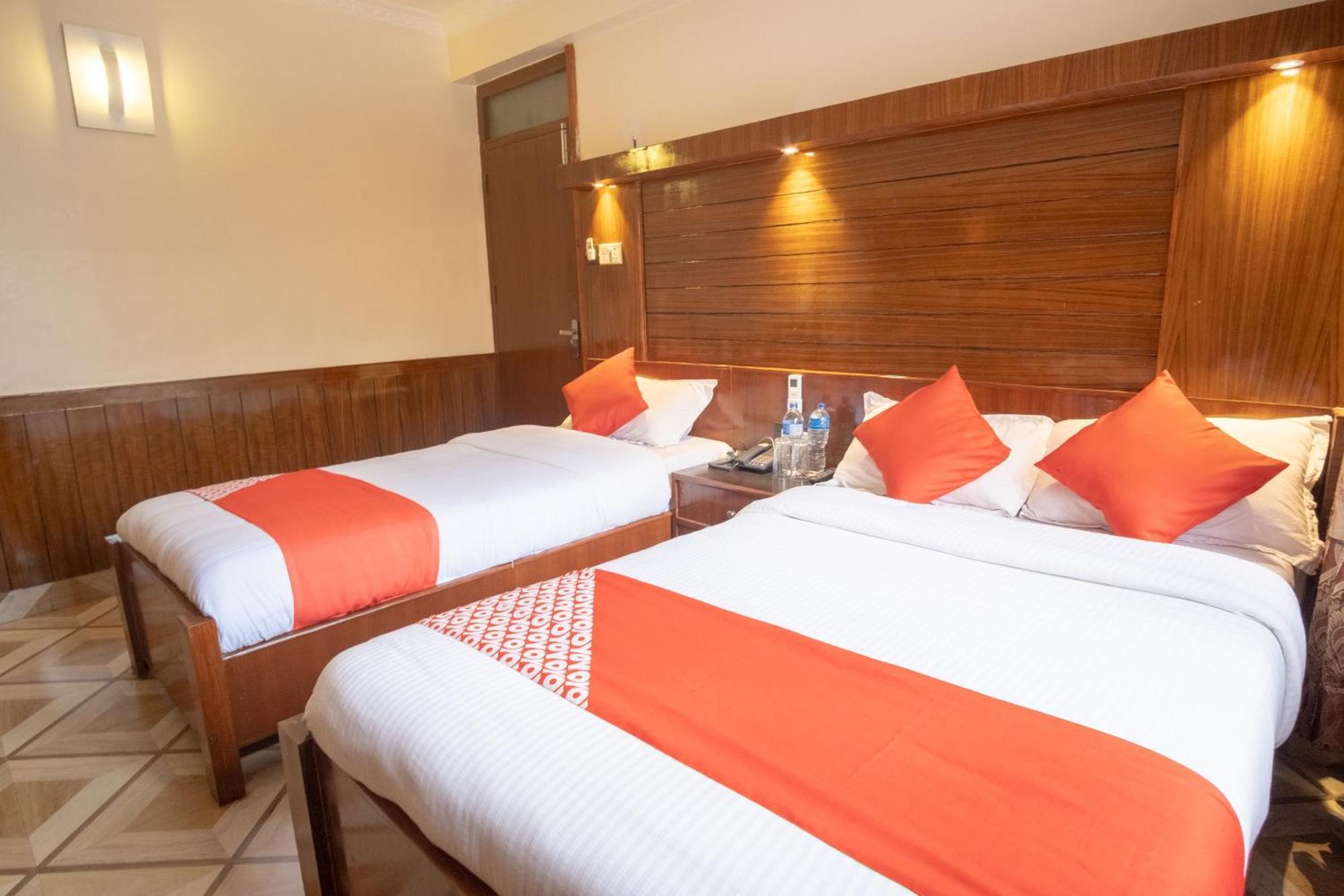 Oyo 304 Hotel Manama Balaju Luaran gambar