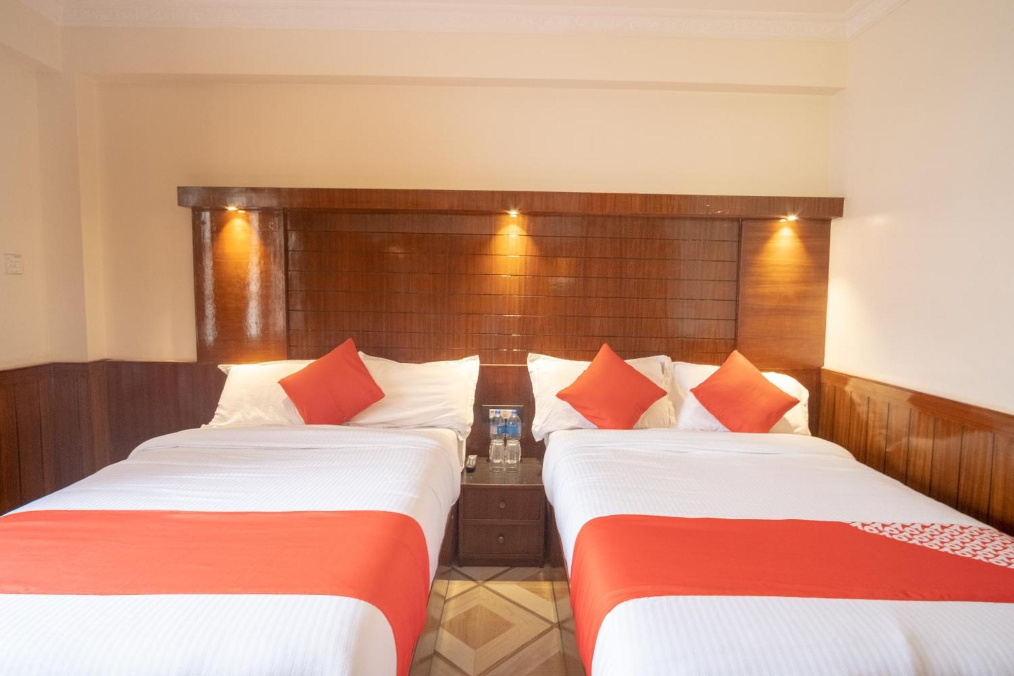 Oyo 304 Hotel Manama Balaju Luaran gambar