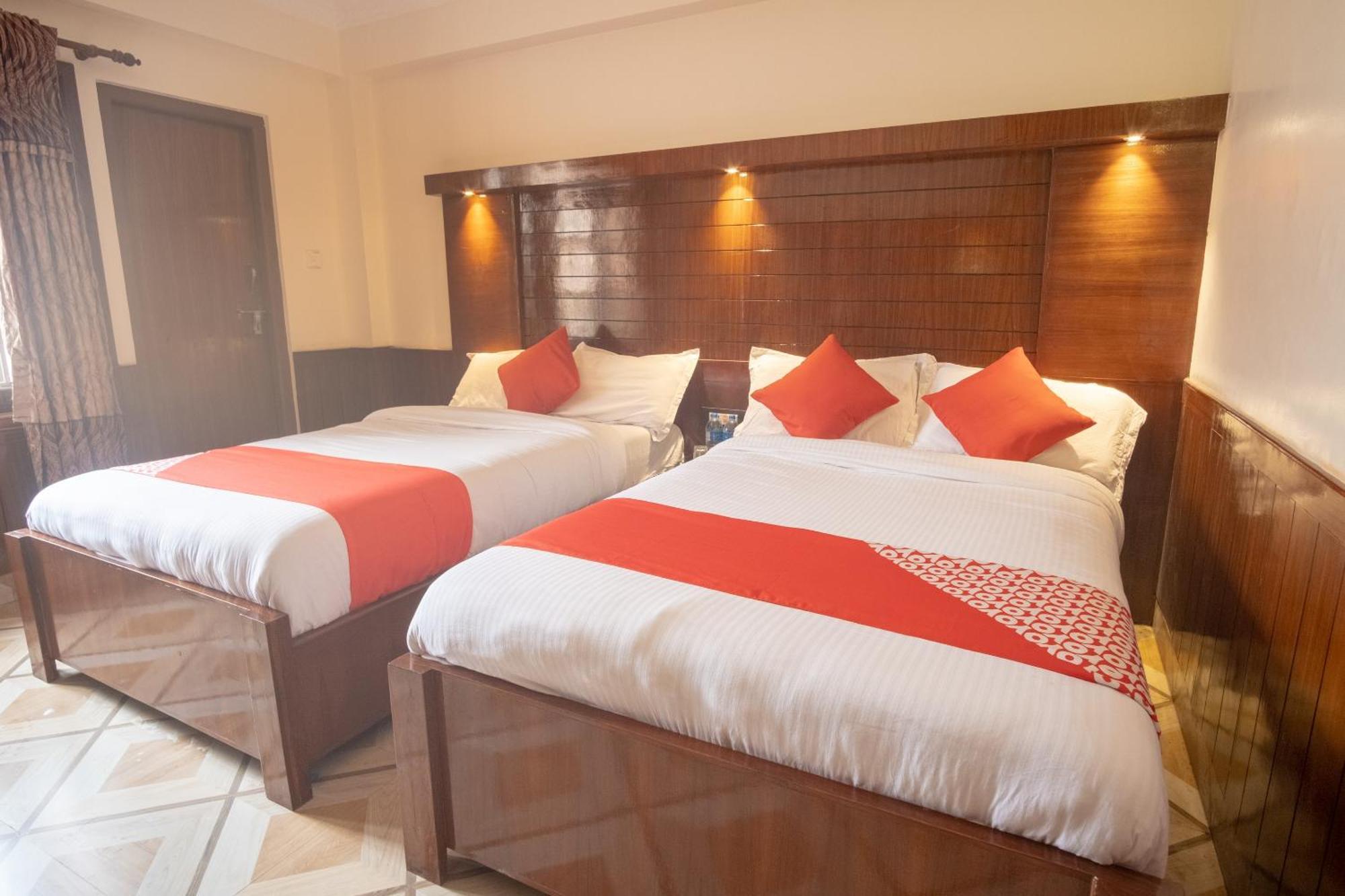 Oyo 304 Hotel Manama Balaju Luaran gambar