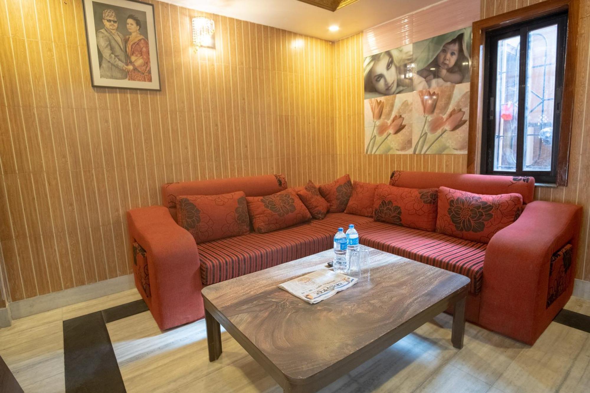 Oyo 304 Hotel Manama Balaju Luaran gambar