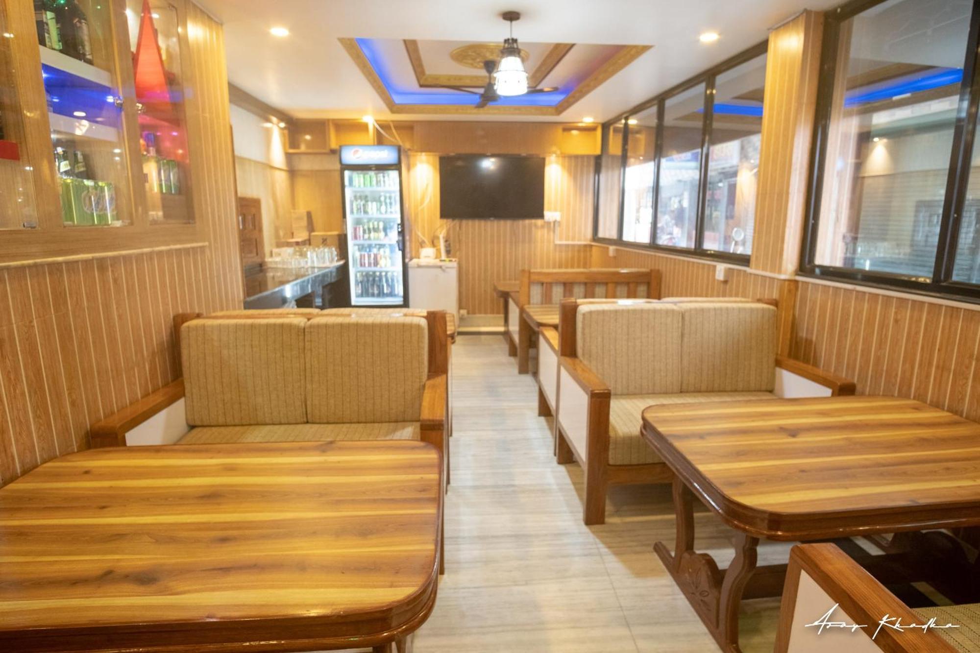 Oyo 304 Hotel Manama Balaju Luaran gambar
