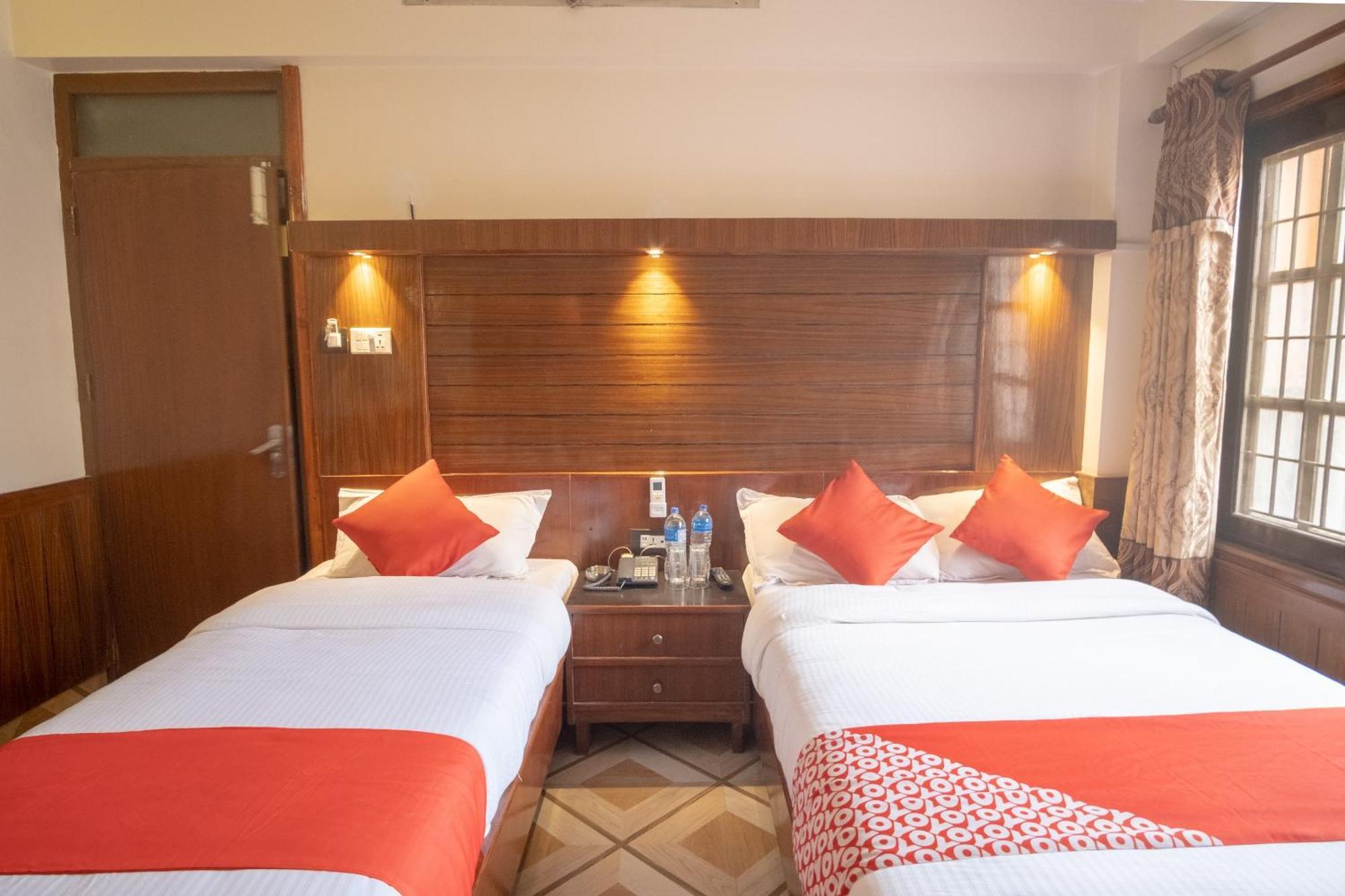 Oyo 304 Hotel Manama Balaju Luaran gambar