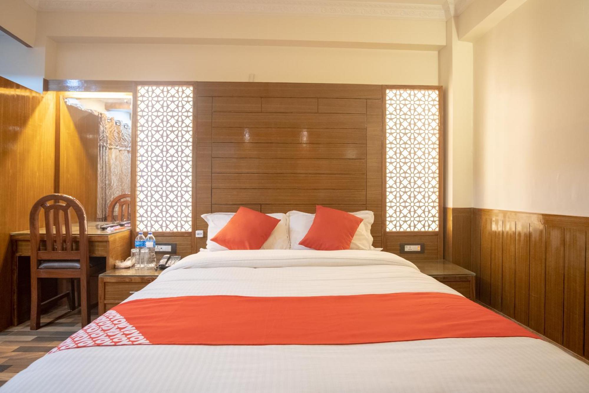 Oyo 304 Hotel Manama Balaju Luaran gambar